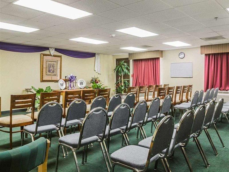 Quality Inn & Suites North Монтгомери Экстерьер фото