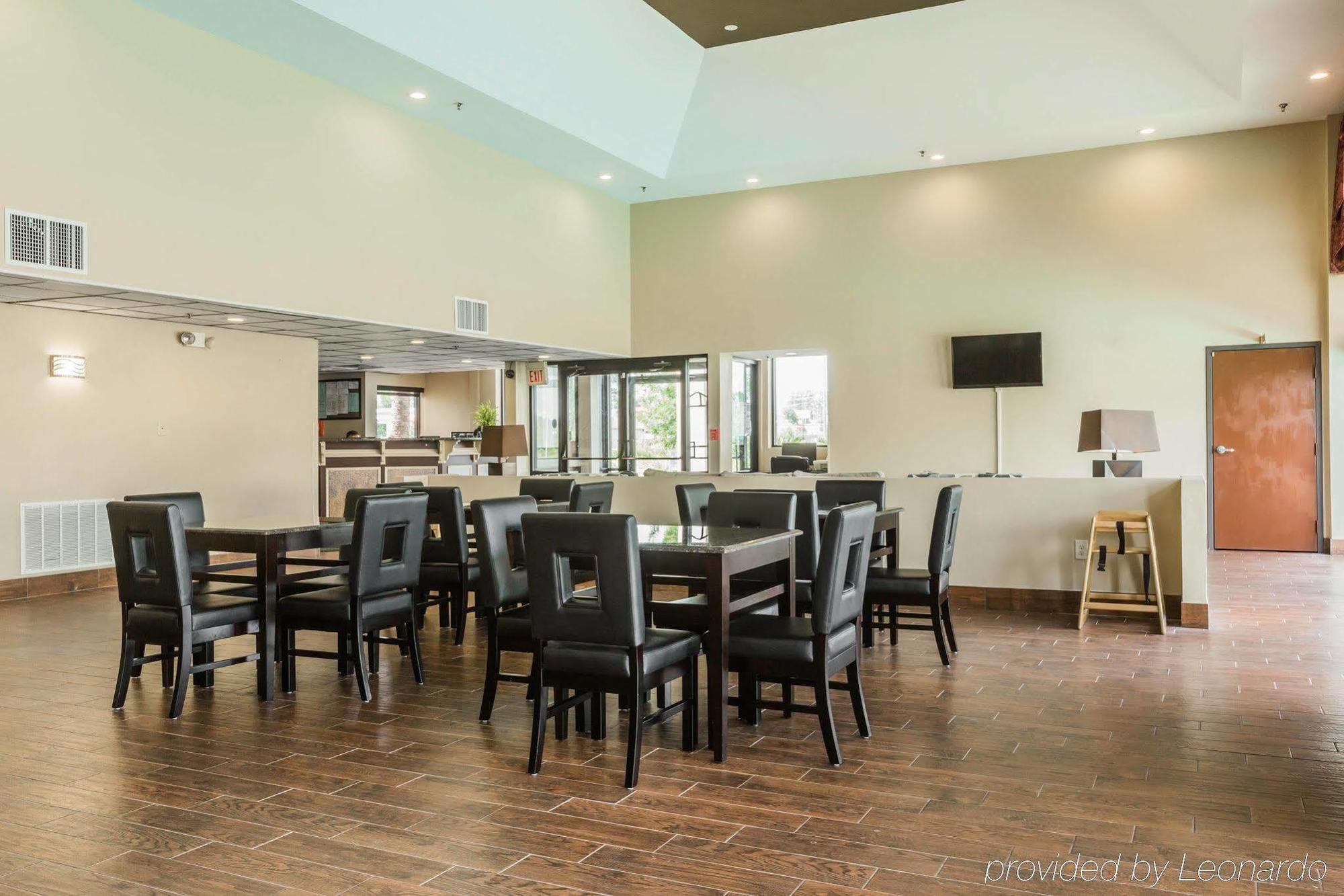 Quality Inn & Suites North Монтгомери Экстерьер фото