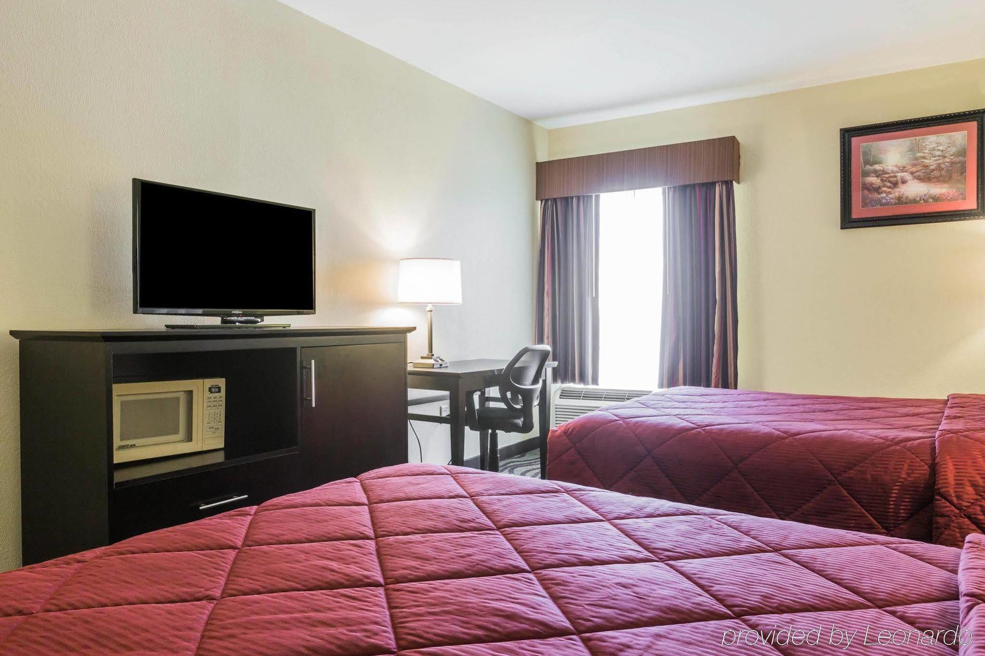 Quality Inn & Suites North Монтгомери Экстерьер фото