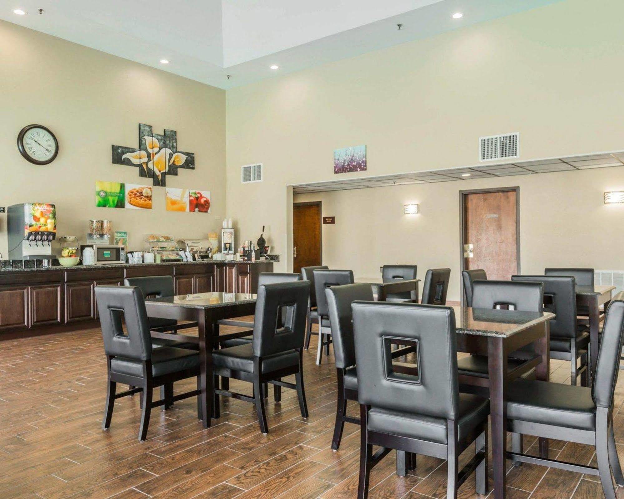 Quality Inn & Suites North Монтгомери Экстерьер фото
