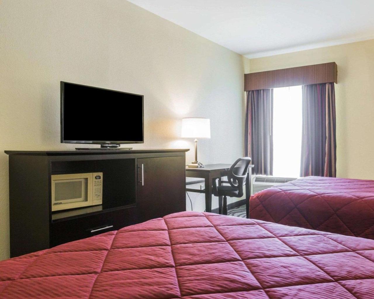 Quality Inn & Suites North Монтгомери Экстерьер фото