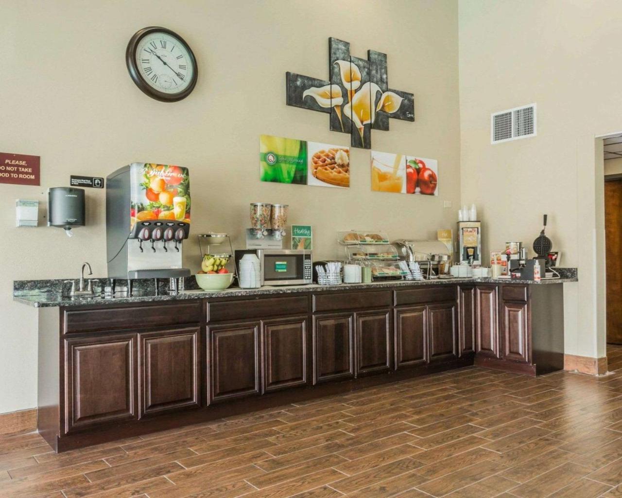 Quality Inn & Suites North Монтгомери Экстерьер фото