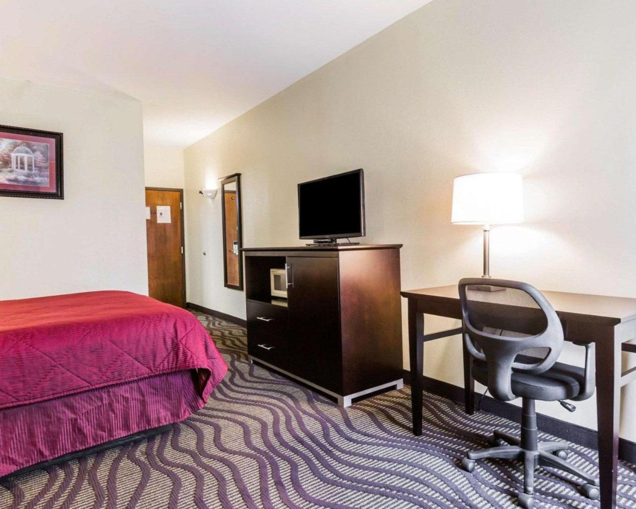 Quality Inn & Suites North Монтгомери Экстерьер фото