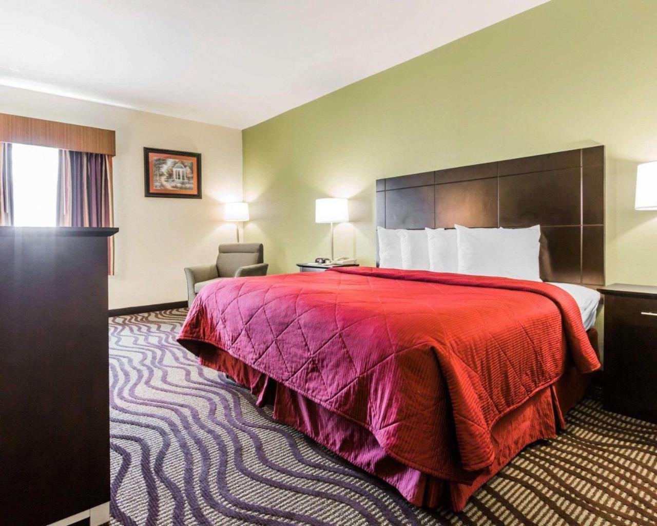 Quality Inn & Suites North Монтгомери Экстерьер фото