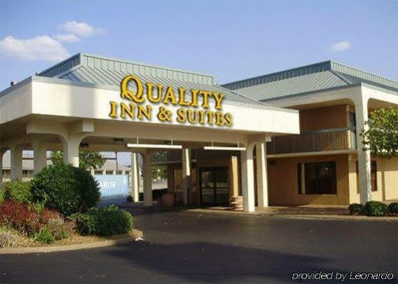 Quality Inn & Suites North Монтгомери Экстерьер фото